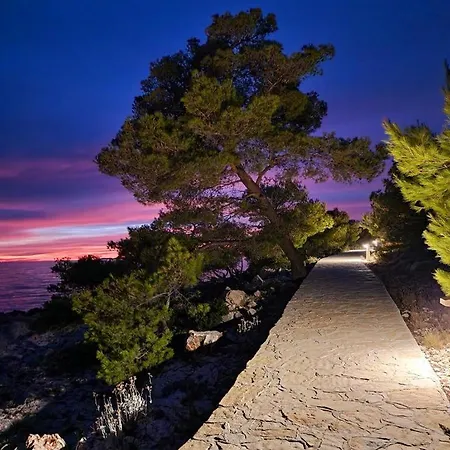 Promenada Primosten * Dolac